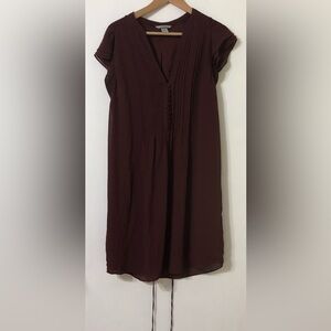 H&M Elegant V-neck front quarter bottom down short sleeves Dress plum.12